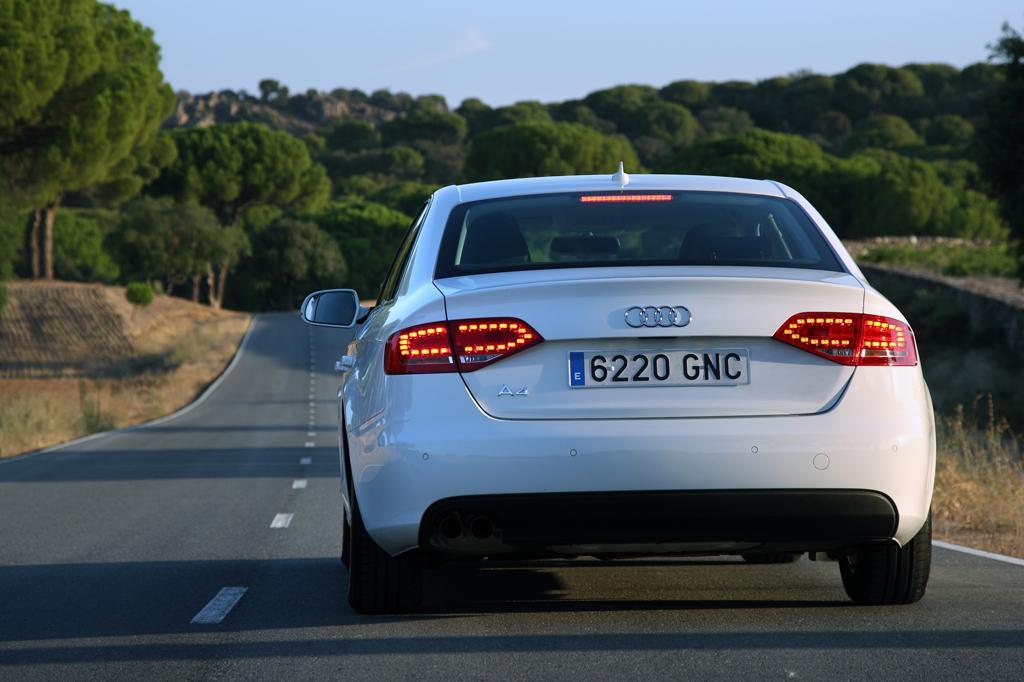 audi-a4-clean-diesel-trasera-1.jpg