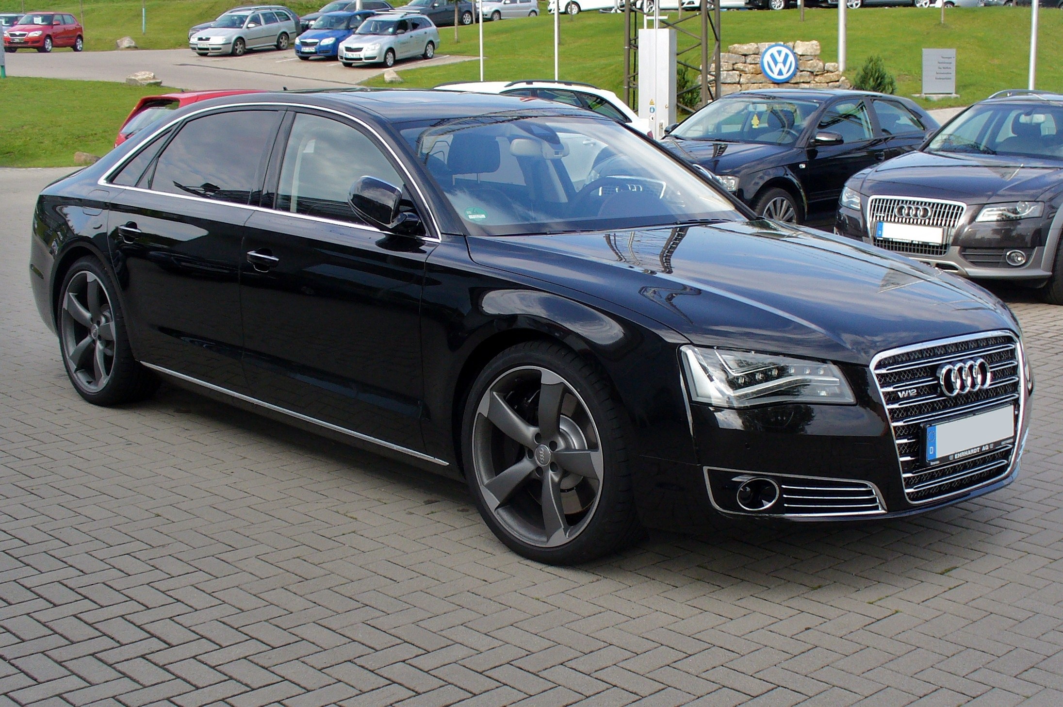 Audi_A8_L_W12_quattro_tiptronic_Phantomschwarz.JPG