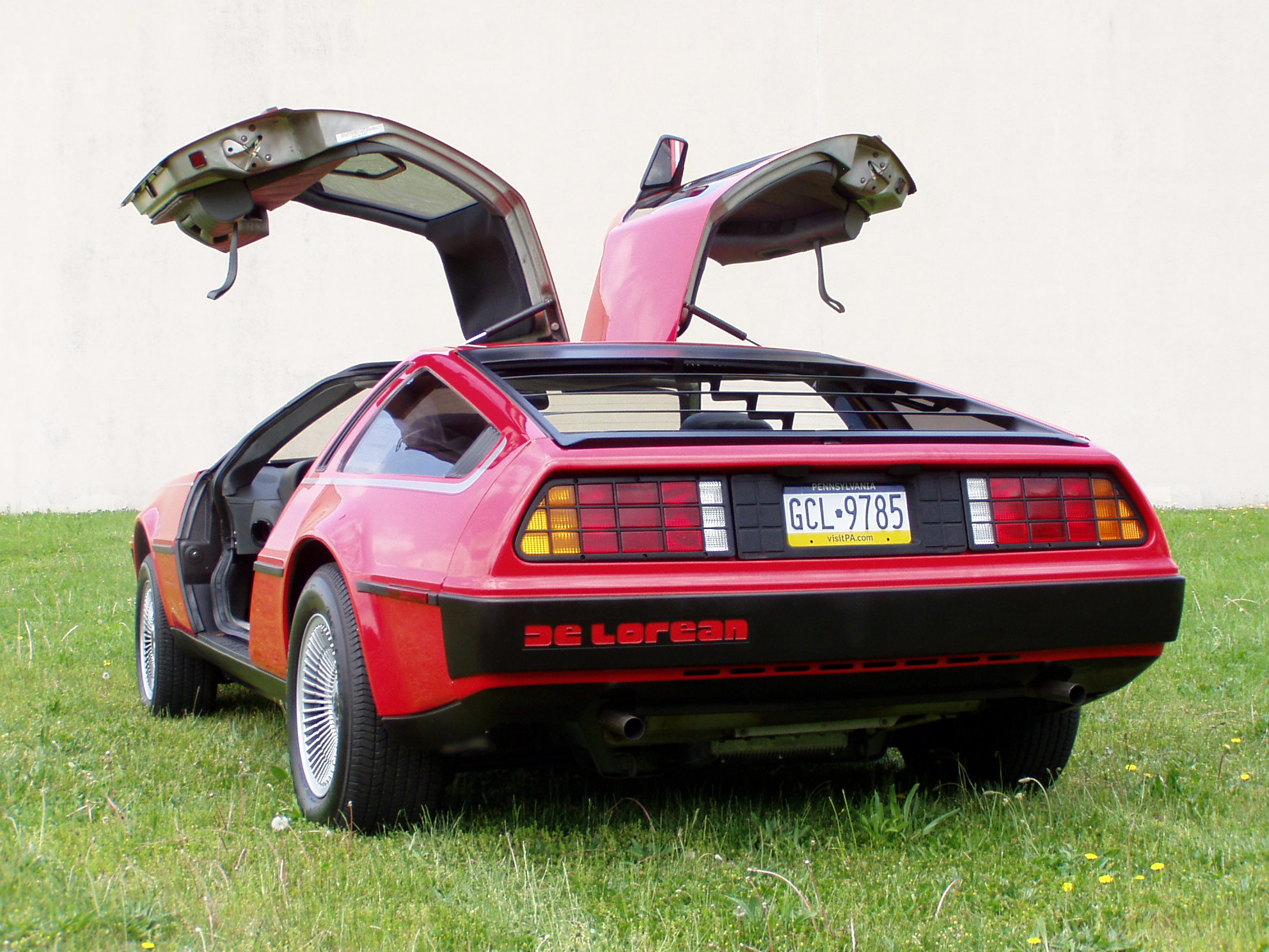 delorean-2.jpg