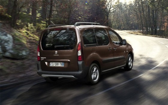 Imagen-semitrasera-del-Peugeot-Partner-e1328554362112-560x352.jpg