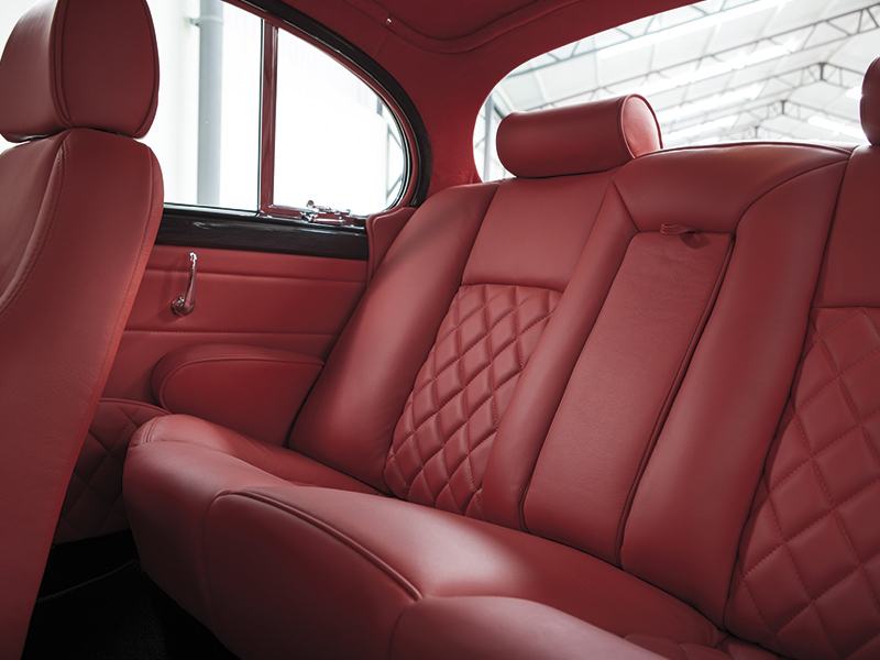 jaguar-mark-ii-asientos-traseros.jpg