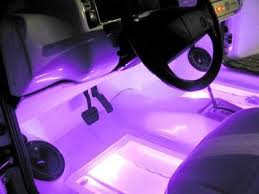 Puedo instalar luces LED en el interior de mi coche? ¿Es legal?