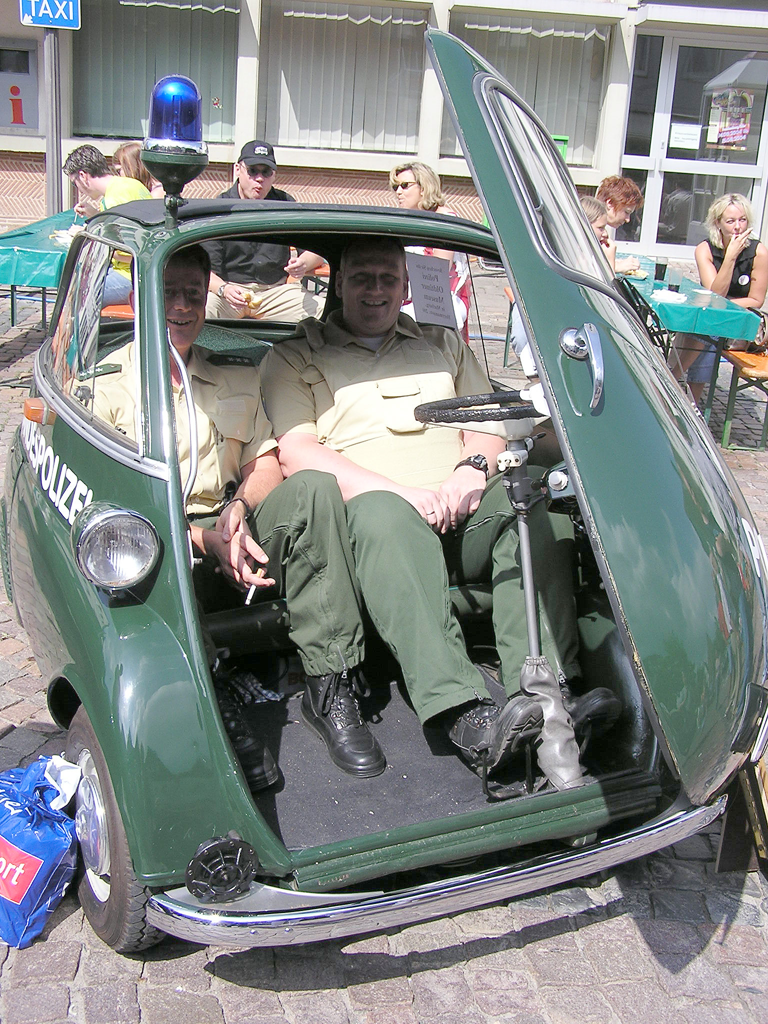 Polizisten_Isetta.JPG