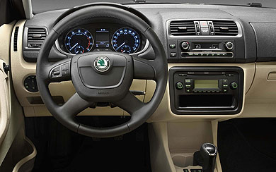 skoda_fabia_2010_3461_3.jpg