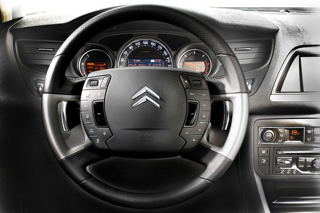 volante_cuero_c5.jpg