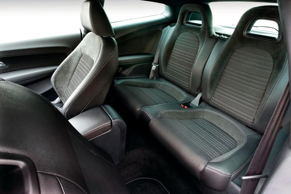 volkswagen-scirocco-interior1.jpg